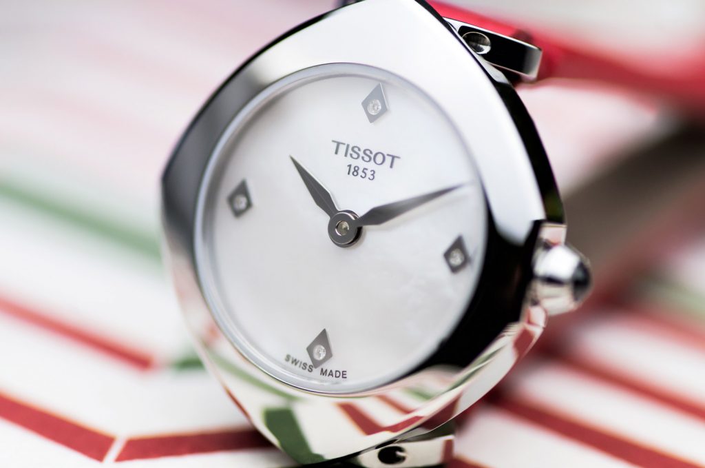 [Góc tư vấn] Khám phá ngay đồng hồ Tissot 1853 nữ dây da màu đỏ