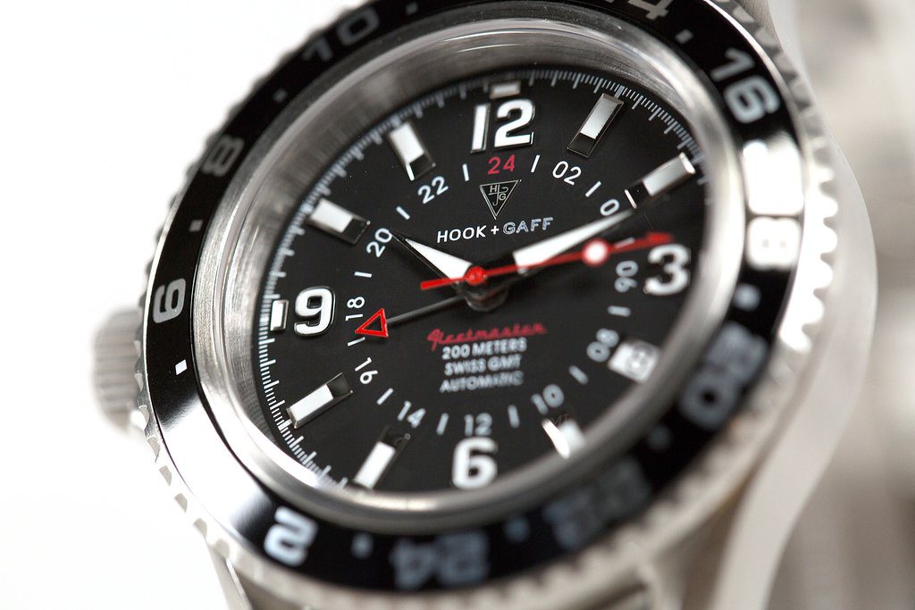 Đồng hồ GMT đòi hỏi người dùng phải nhớ được múi giờ